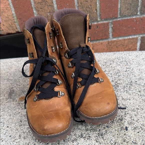 Timberland Women’s Leather Hiking Boots with Ortholite Insoles – Size 6 - Picture 5 of 6